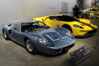 Csoda Los Angelesben: a Petersen autós múzeum