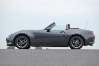 Móka és kacagás 200 lóerő alatt – Mazda MX-5 32