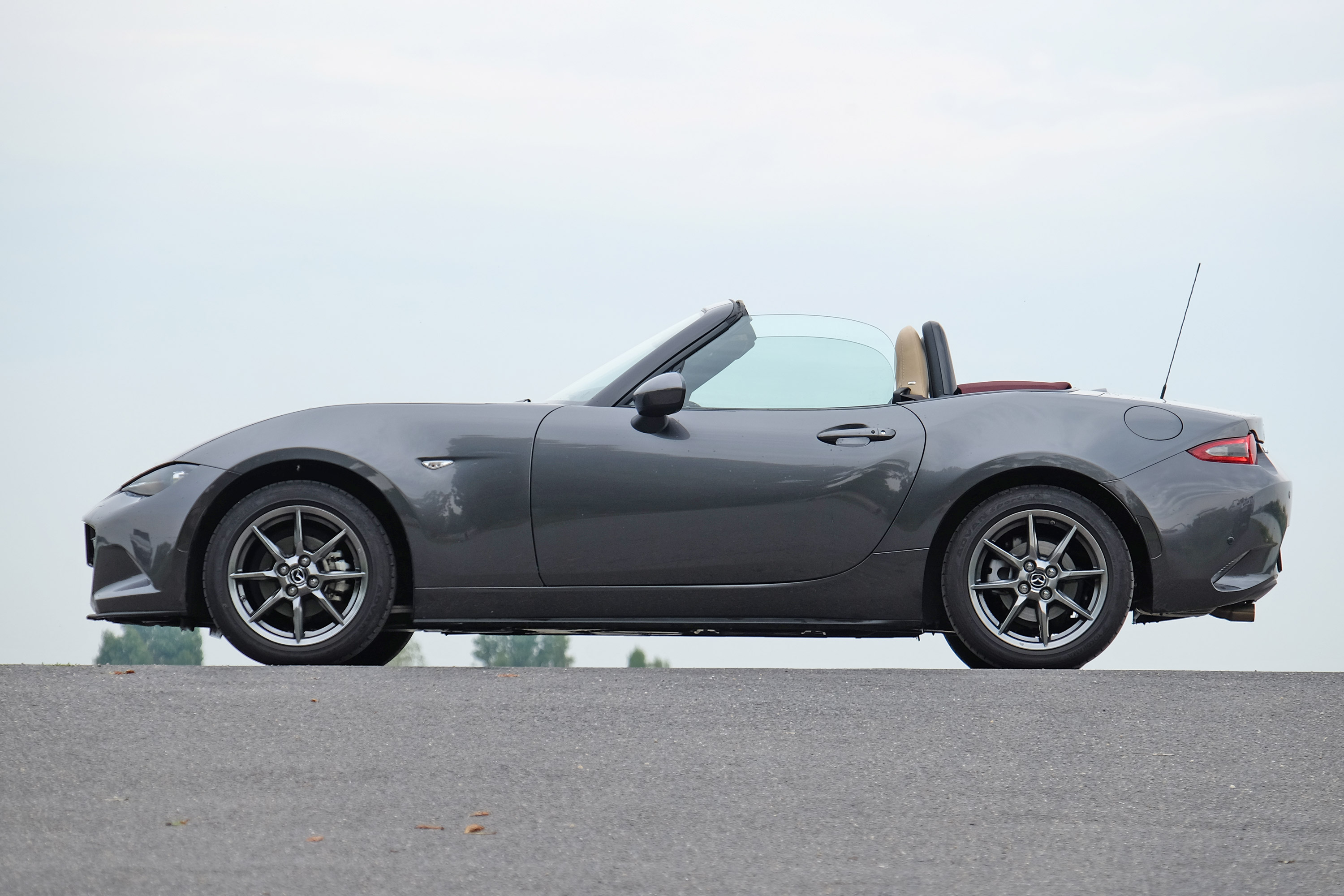 Móka és kacagás 200 lóerő alatt – Mazda MX-5 5