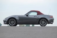 Móka és kacagás 200 lóerő alatt – Mazda MX-5 33