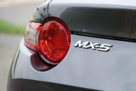 Móka és kacagás 200 lóerő alatt – Mazda MX-5 36