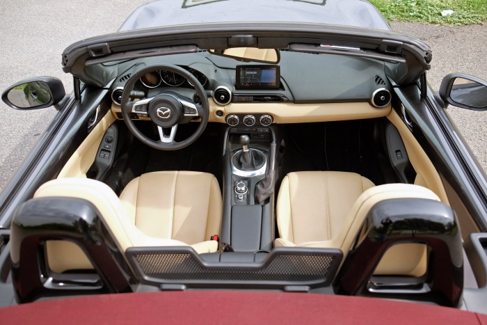 Móka és kacagás 200 lóerő alatt – Mazda MX-5 6 Móka és kacagás 200 lóerő alatt – Mazda MX-5 6
