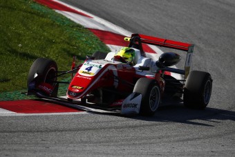 A kis Schumacher megállíthatatlan, bajnok lehet idén