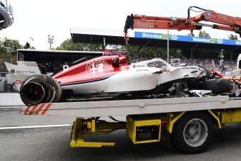 F1: Egész éjjel dolgoztak a Saubernél