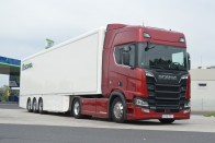 Szereti a terhelést a Scania V8-asa 28