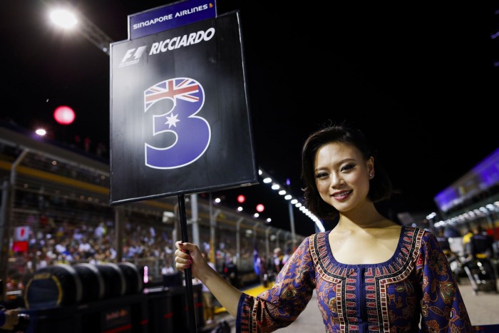 F1: Szingapúrban sem adják a csajokat