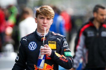 F1: Az ifjoncról alkudozik a Red Bull