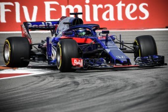 F1: A Toro Rosso ejtette az új motort