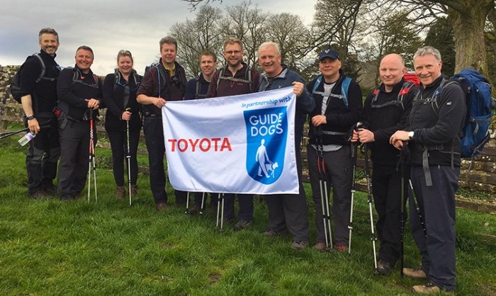 Látássérülteknek biztosít mobilitási megoldást a Toyota 2 | Vezess Látássérülteknek biztosít mobilitási megoldást a Toyota 2