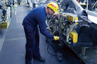 Ilyen rettentő ütemben nő az autógyártók vagyona