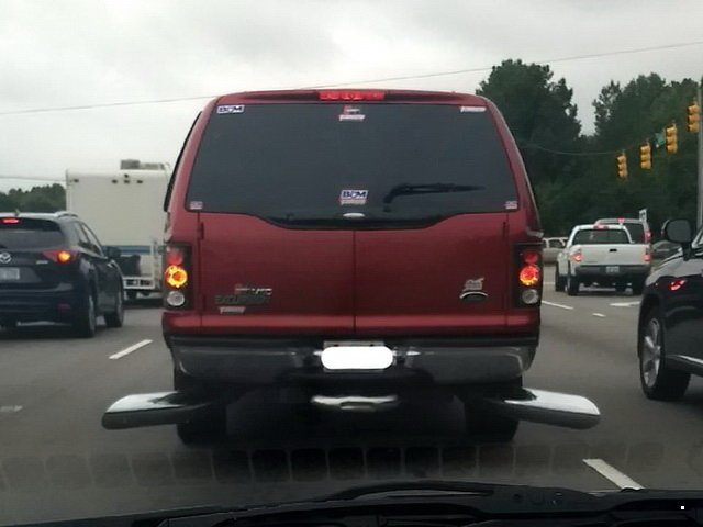 20 fotó bizonyítja, hogy az egész autót el lehet rondítani egy őrült kipufogóval 2