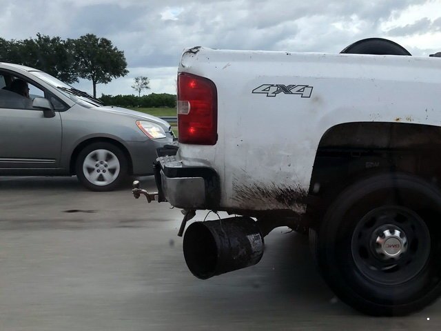 20 fotó bizonyítja, hogy az egész autót el lehet rondítani egy őrült kipufogóval 3