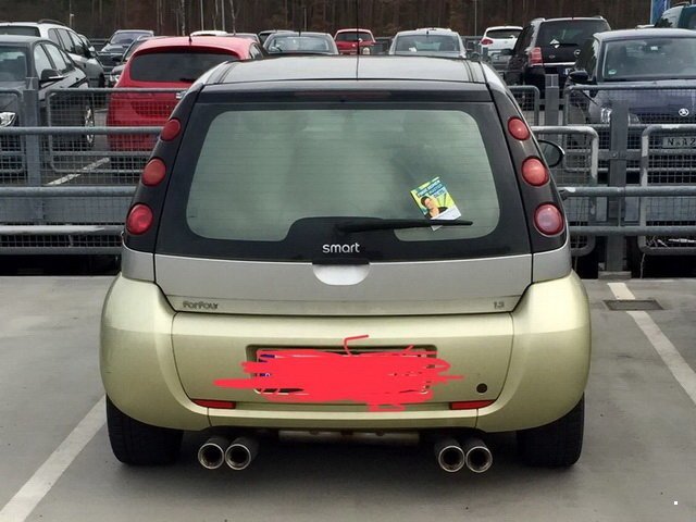 20 fotó bizonyítja, hogy az egész autót el lehet rondítani egy őrült kipufogóval 12