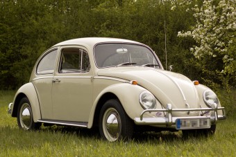 Nyugdíjasokat lökött árokba a részeg autós