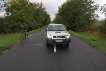 Másfél méter oldaltávolság a biciklistől - hol van ez leírva?
