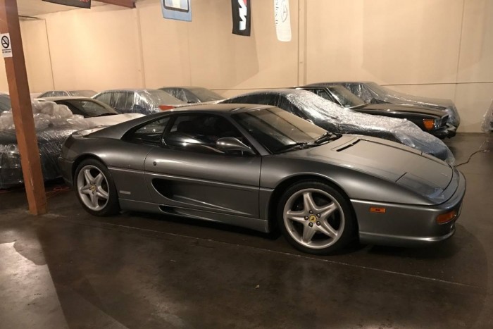 Ritkaságok hatalmas kollekcióját hirdetik az óceánon túl