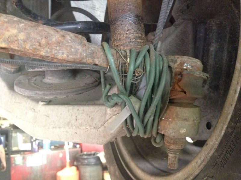 14 új fotó az autószervizek kénköves poklából 14