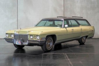 Eladó a király autója