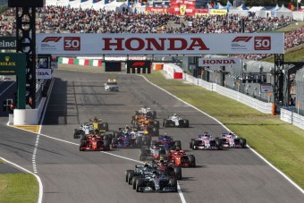 F1: Sima Hamilton-győzelem, újabb Vettel-hiba