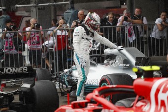 F1: A Ferrari leszerepelt, Hamiltoné a pole