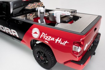Pizzát süt, hidrogént eszik a Toyota bizarr pickupja