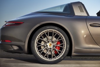 Elegánsabbá varázsolták a Porsche 911 Targát