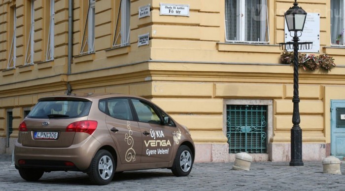 Feleségnek első autót hárommillióért 1