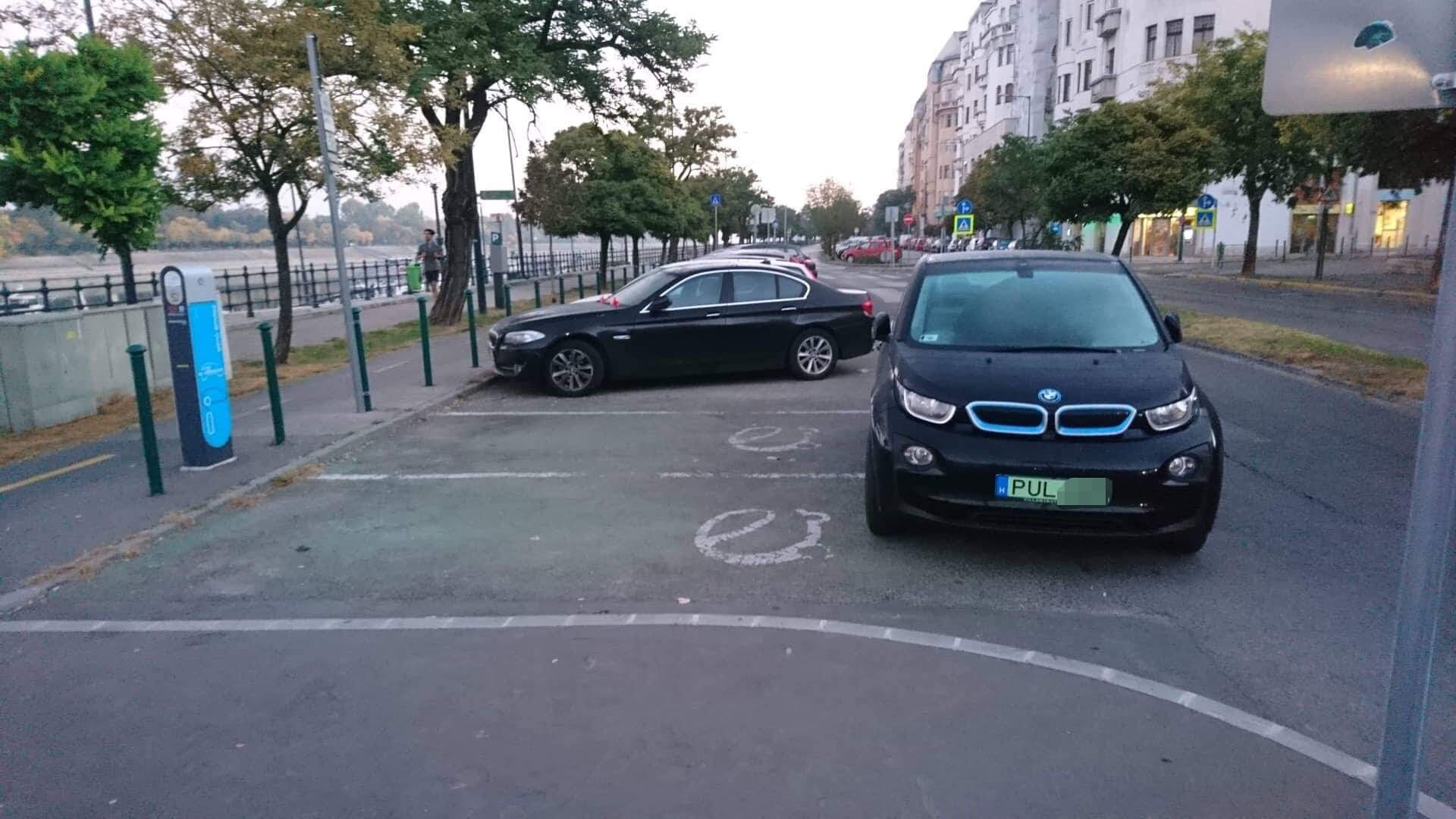 Elsőre azt hinnéd, ez a bunkó parkolás netovábbja, közben a BMW-s a bosszúálló áldozat 1