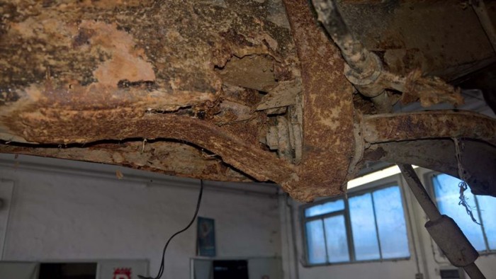 Őrület, mit fotóztak egy szitává rohadt magyar Suzuki alatt 1