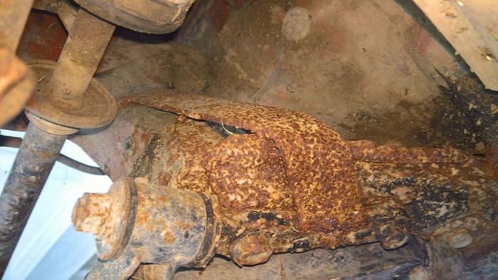 Őrület, mit fotóztak egy szitává rohadt magyar Suzuki alatt 3