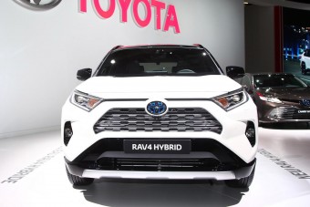 Video: nem lett asszonyterepjáró az új Toyota RAV4