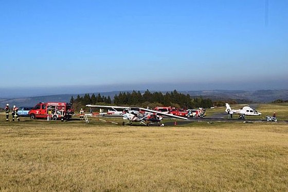 Gyalogosokat gázolt halálra egy repülőgép 1 | Vezess Gyalogosokat gázolt halálra egy repülőgép 1