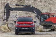 Nem veszi zokon a strapát az új Citroën Berlingo 38