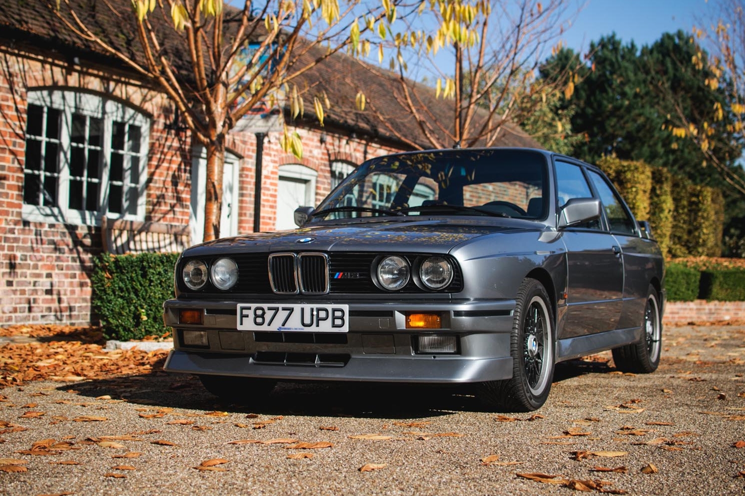 Fűtött garázsból, híres tulajtól eladó ez az M3-as BMW 3