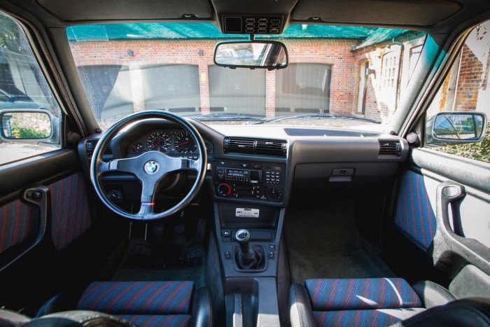 Fűtött garázsból, híres tulajtól eladó ez az M3-as BMW 6