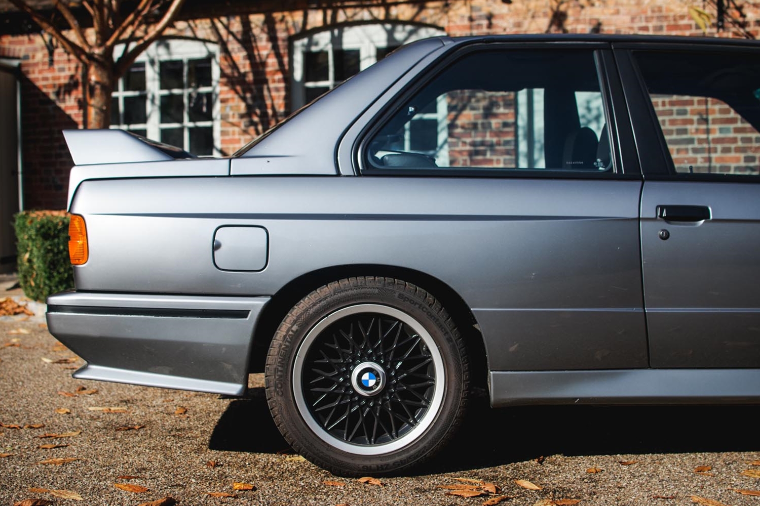 Fűtött garázsból, híres tulajtól eladó ez az M3-as BMW 10
