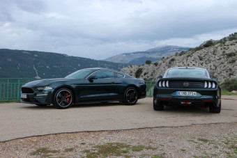 Steve McQueen forog a sírjában, de boldogan