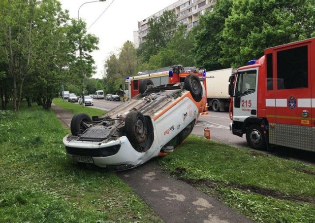 Roncsderbivé vált a közautózás 11