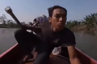 Vajon mit érezhet a srác, aki 270 km/órával hasít egy ladikkal