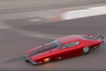 Ez történik, ha egy gyorsulási versenyen nem nyílik ki a lassítóernyő