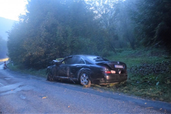 Részegen, kábultan, vezetéstől eltiltva balesetezett egy férfi Csopaknál 2