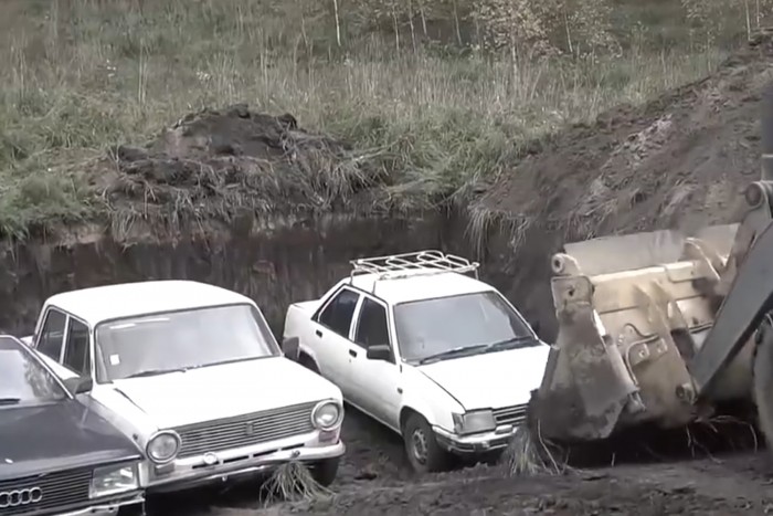 Ez történik, ha elásol egy autót egy évre