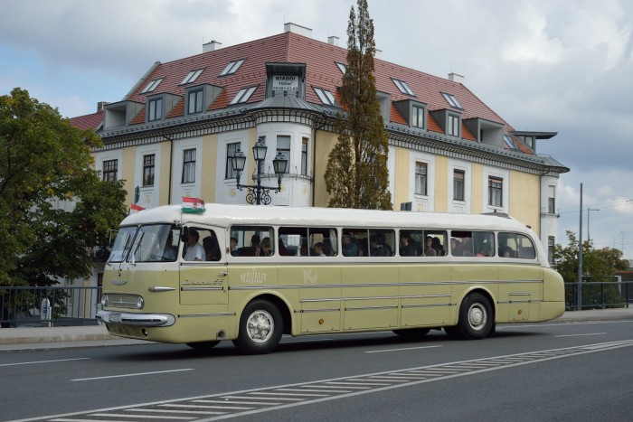 Ezzel a különleges Ikarusszal ünnepeljük a hétvégét
