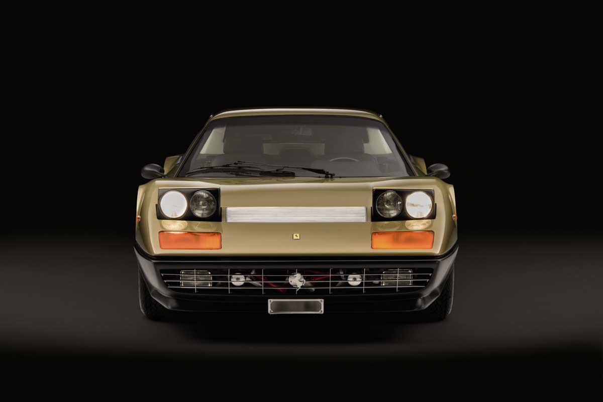Páratlan példány ez az arany Ferrari 4