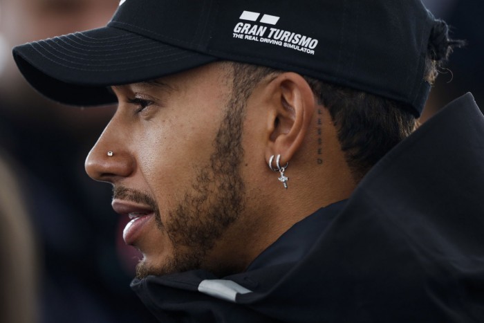 Hamilton átképzést szervezne a bukott pilótáknak