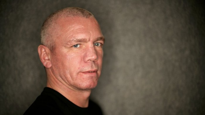 Elgázolta egy autó a volt bokszvilágbajnokot