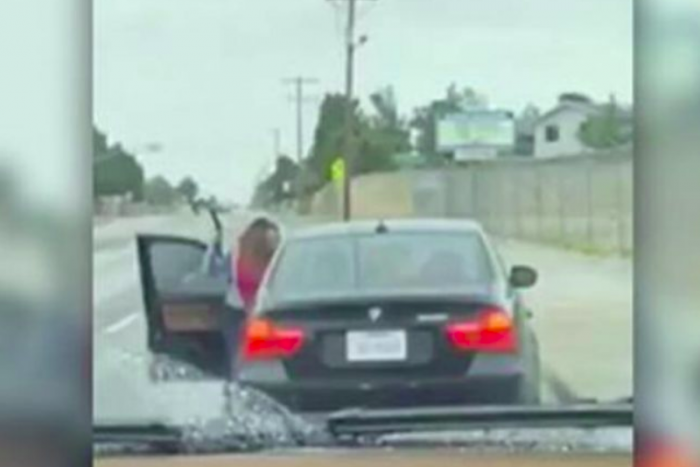 Anyja nadrágszíjjal verte el a 13 éves srácot, aki elkötötte a családi BMW-t