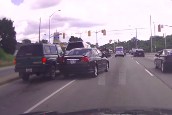 Pórul járt a pofátlan hondás