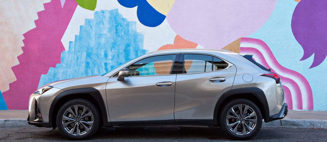 Elektromos crossovert épít a Lexus?