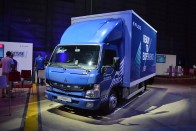 Elektromos iskolabuszok és teherautók követik a dízeleket a Daimlernél 23
